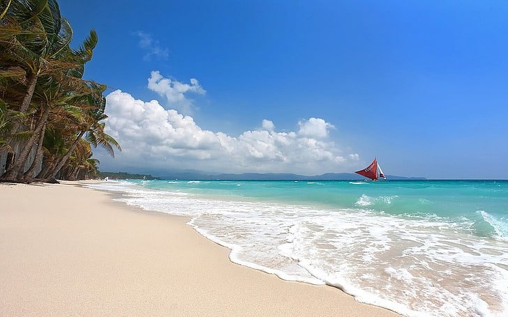 White sand beach and clear water in Boracay